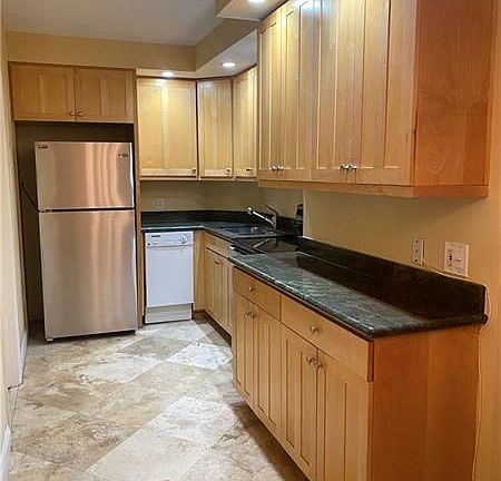 3rd image of 2424 SE Seventeen Street Cswy #111B