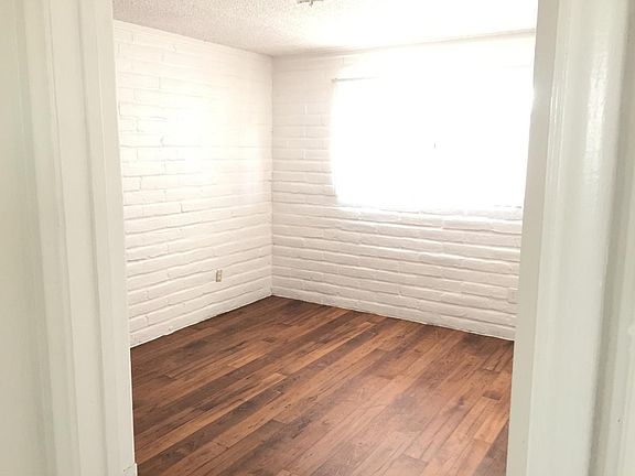 5th image of 3427 E Monte Vista Dr