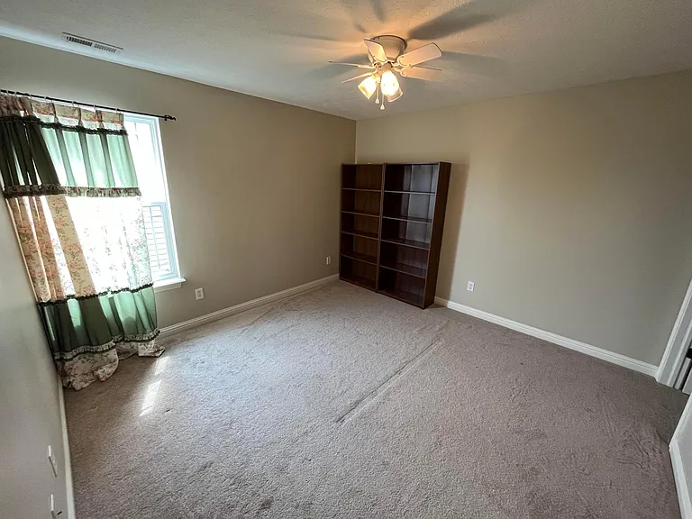 1936 Heathrow Dr — Photo 18