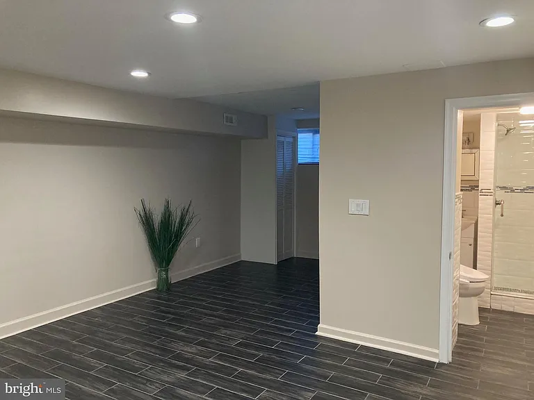3027 Shannon Dr — Photo 40