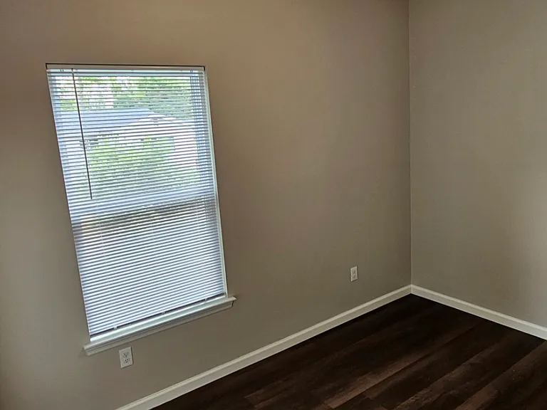 1420 Swallow Ln — Photo 11