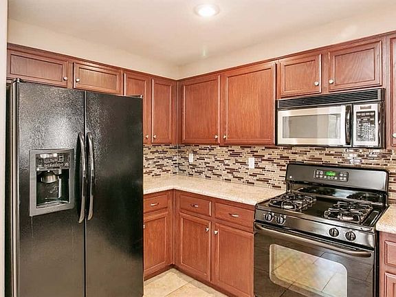 4th image of 9148 Starling Wing Pl