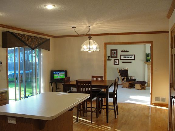 4th image of 1217 Somerset Blvd