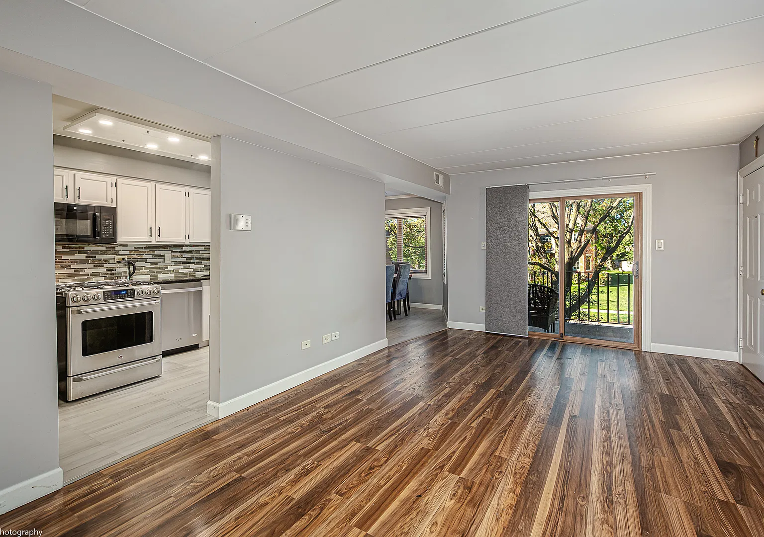 2 bed, 1200 sqft, $2,200 — Photo 4