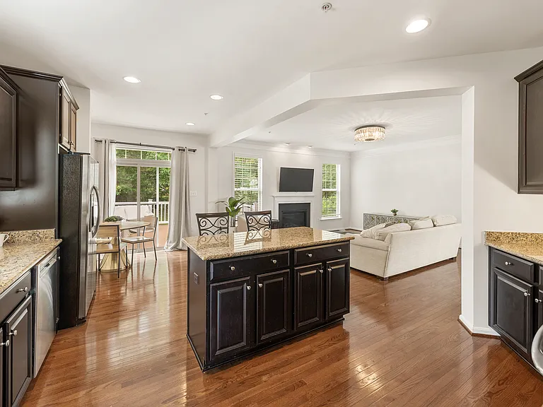 406 Bricker Dr — Photo 9
