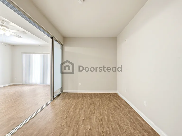 450 J St #5101 — Photo 26