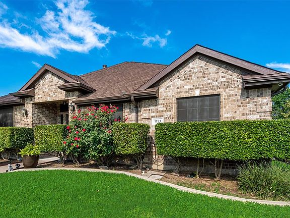 3rd image of 1137 Essex Dr