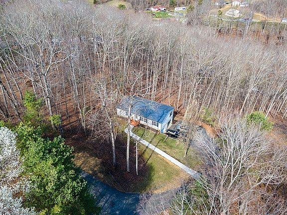 2nd image of 680 Mount Pleasant Rd