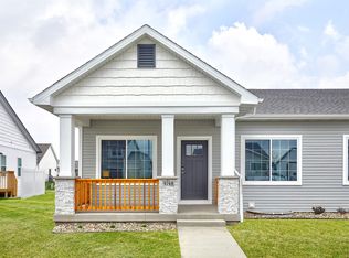 9748 Regatta Ln, Johnston, IA 50131