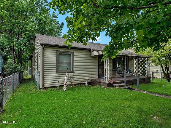 3rd image of 1706 Lawson Ave