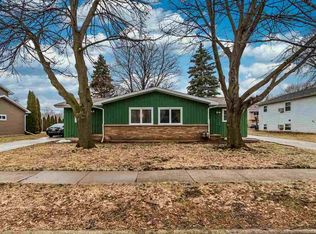 619 W Gruenwald Ave, Oshkosh, WI 54901