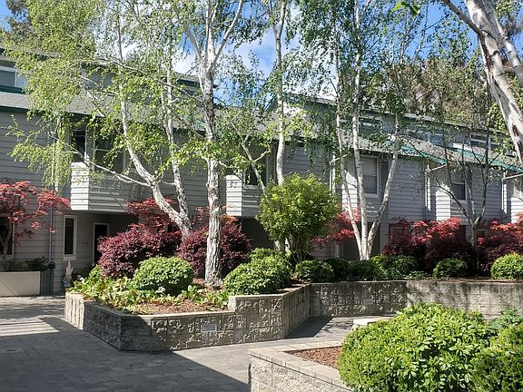 2nd image of 747 Loma Verde Ave