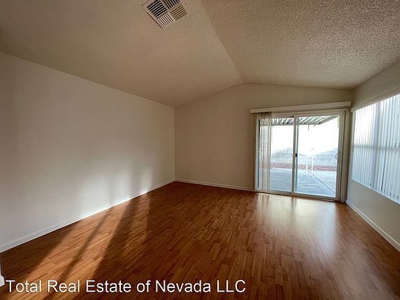 3rd image of 4596 Cedarspring Dr