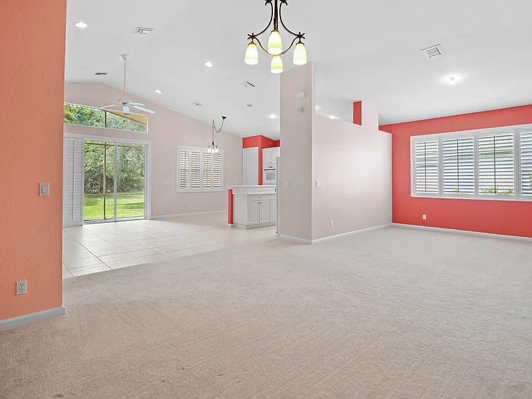 1196 SE Fleming Way — Photo 6