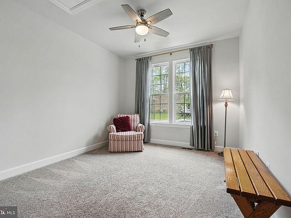 5th image of 187 Boxelder Dr