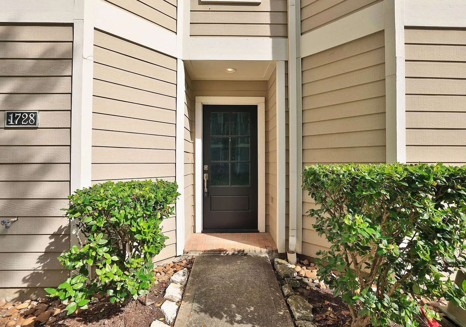 1728 Bevis Street-3 Story home — Photo 2