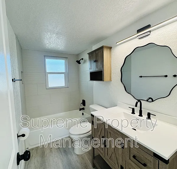3154 Pine Tree Ave #2 — Photo 5