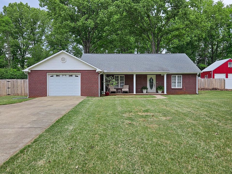 1st image of 145 Oakview Dr