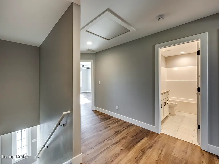 114 N Elm Grove Ave — Photo 53
