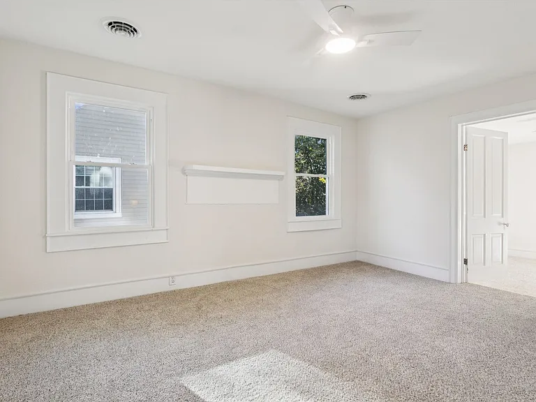 107 N High St — Photo 15