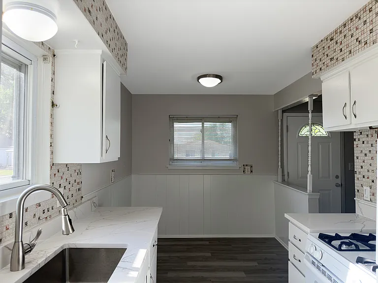 4236 Joliet Ave — Photo 19