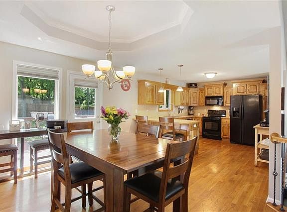 5th image of 7817 N Rhode Ave