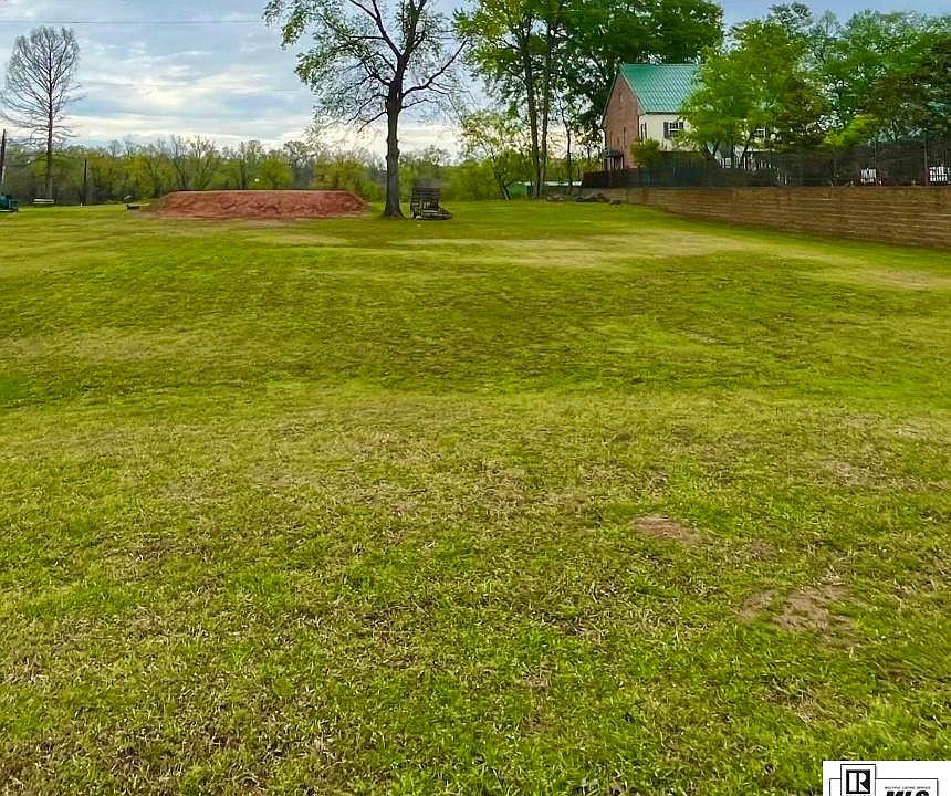 1st image of 307 River Oaks Dr