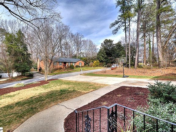 4th image of 203 Grey Stone Ct