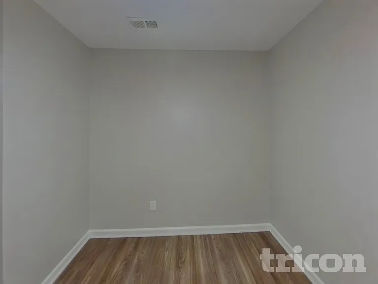 253 Aershire Ct — Photo 3