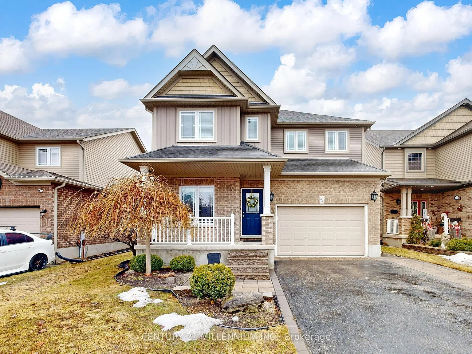 56 Irwin Cres photo 1