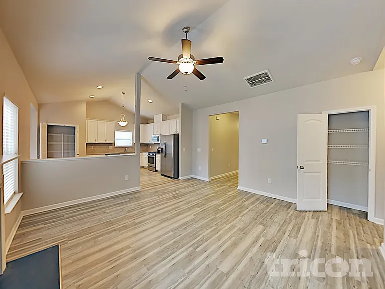 156 Lakemont Dr — Photo 3