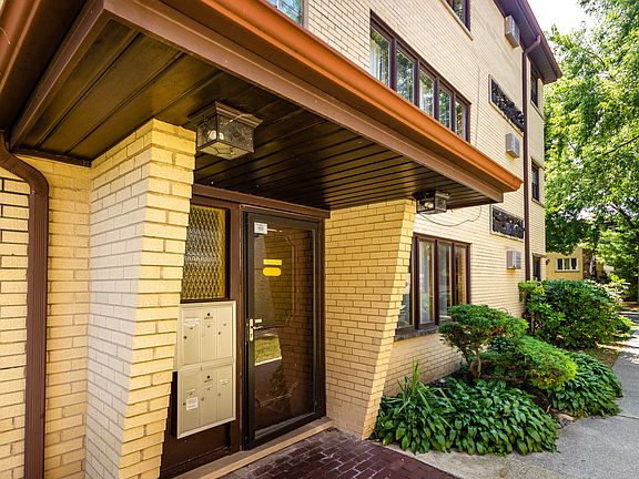 3rd image of 2419 N 77th Ave APT 2E