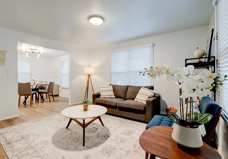 321 S Cannon St — Photo 8