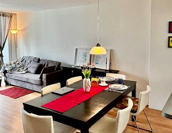3rd image of 100 Bayview Dr APT 302
