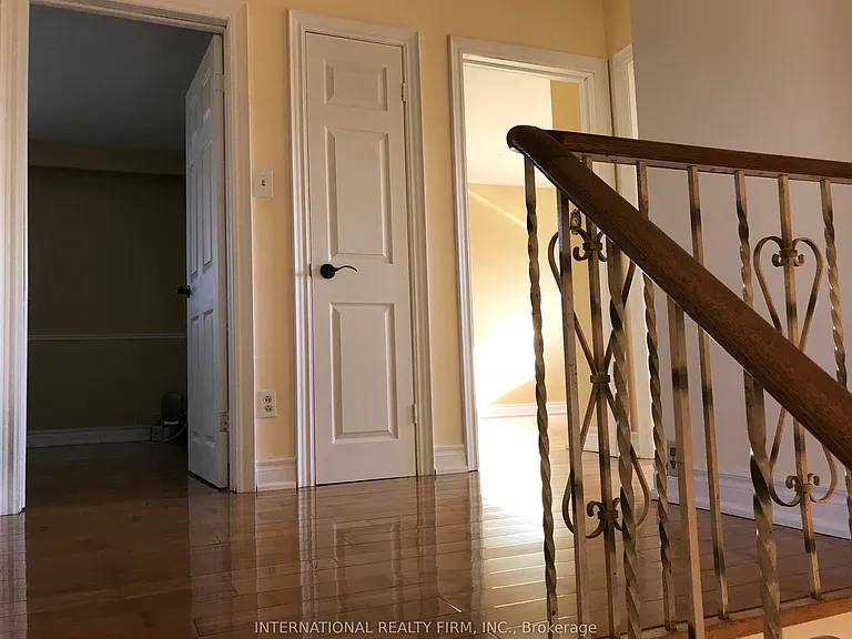 11 Misthollow Sq #UPPER — Photo 6
