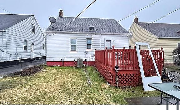 4th image of 19513 Beverly Ave