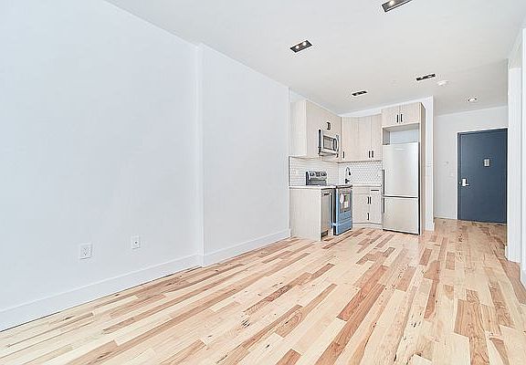 4th image of 1014 Fulton St #3A