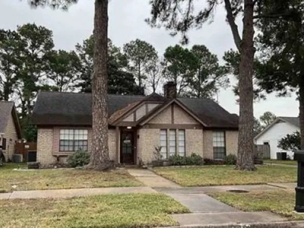 8126 Clover Gardens Dr, Houston, TX 77095