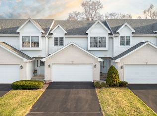 675 Barlina Rd, Crystal Lake, IL 60014