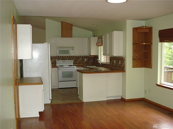 5th image of 7103 58th St NE
