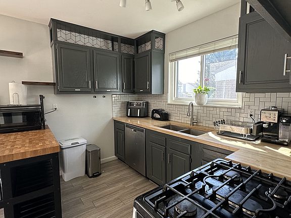 5th image of 3082 Heritage Dr