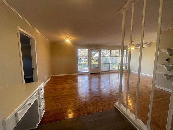 4th image of 2507 Waverly Dr