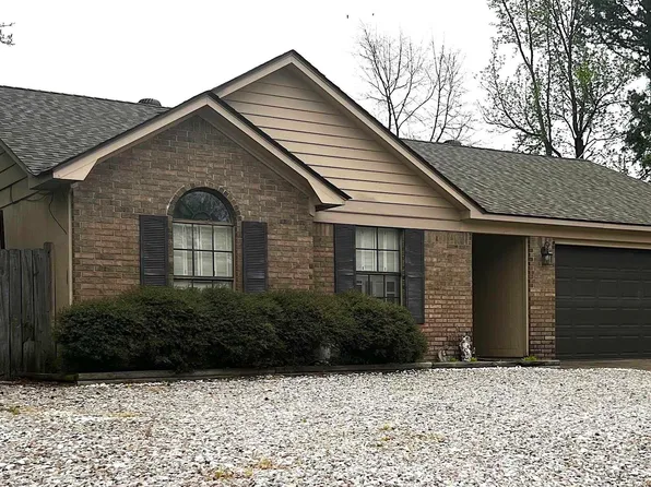 2906 Forest Dr, Bryant, AR 72022