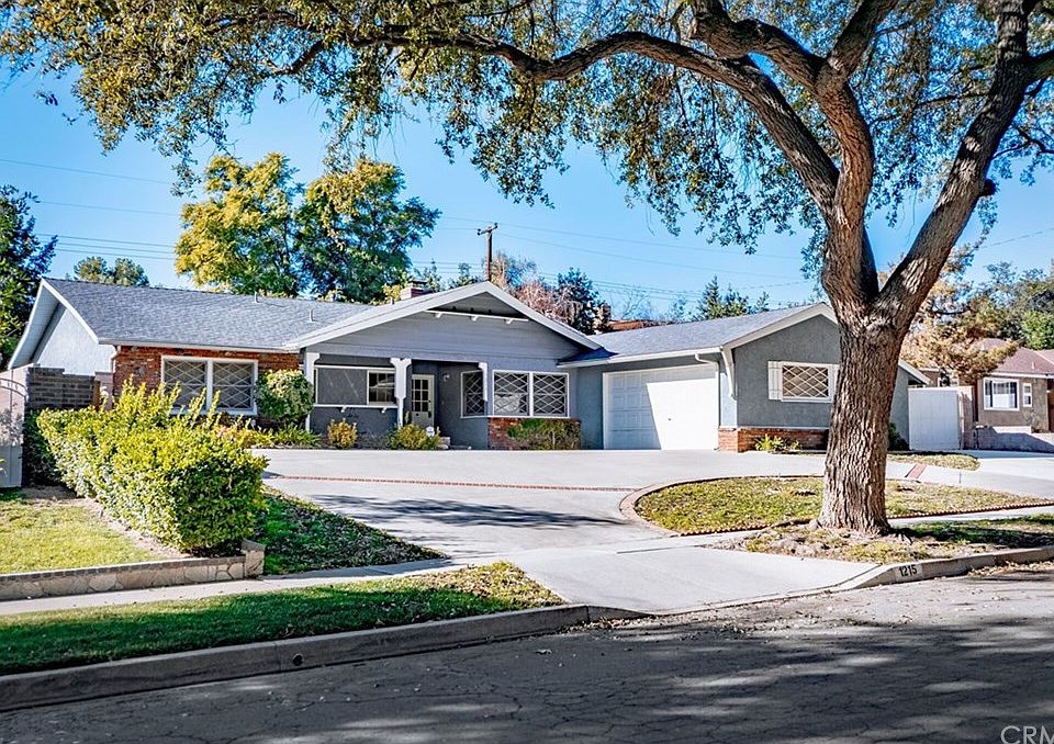 2nd image of 1215 Loma Sola Ave