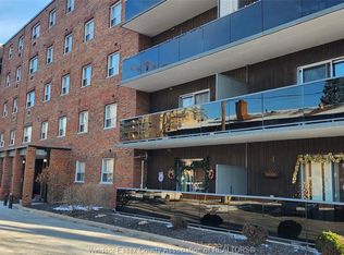 3905 Riverside Dr E #212, Windsor, ON N8Y 1B3