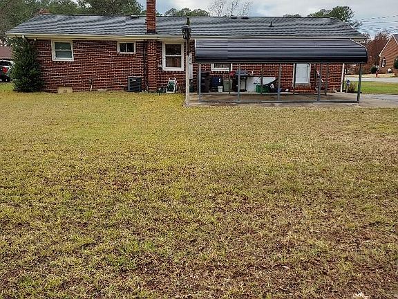 3rd image of 301 W York Dr