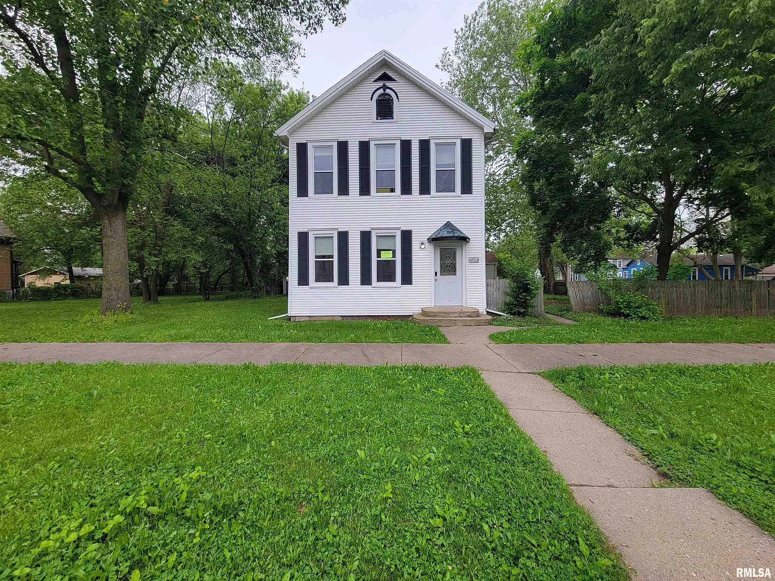 1802 NE Madison Ave photo 1