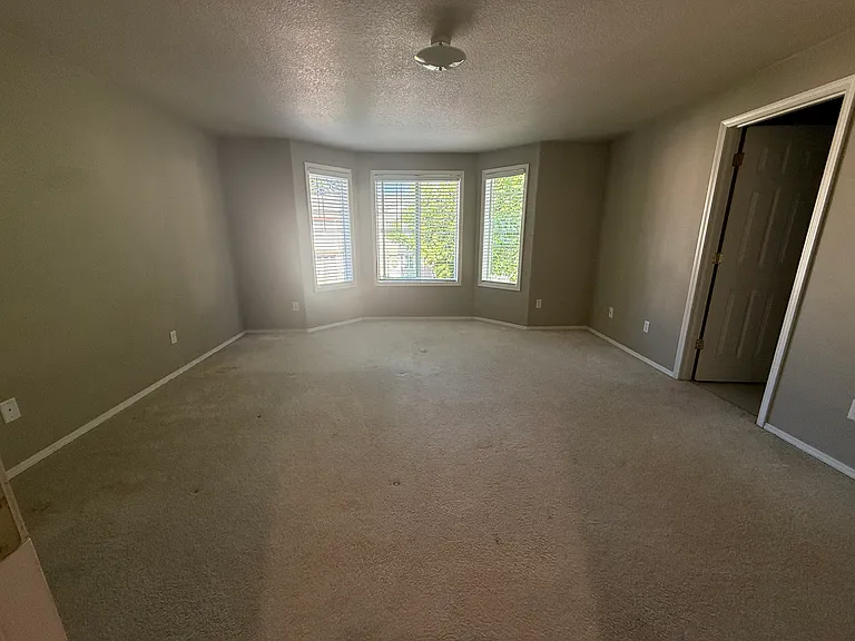 4906 NW 1st Ave — Photo 10