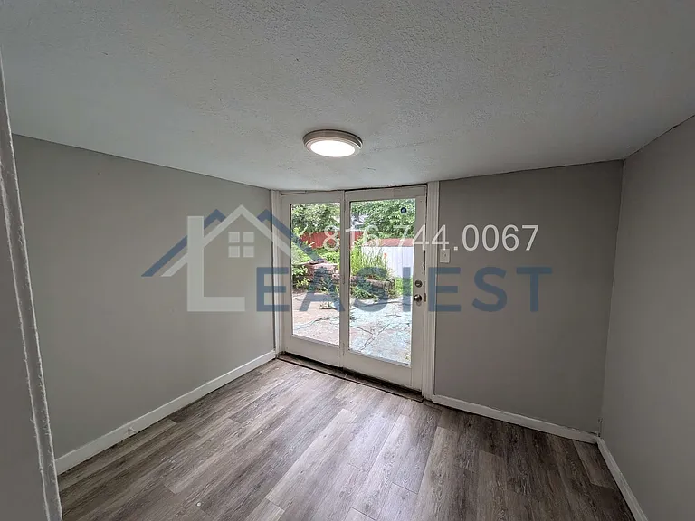 4028 Indiana Ave — Photo 16