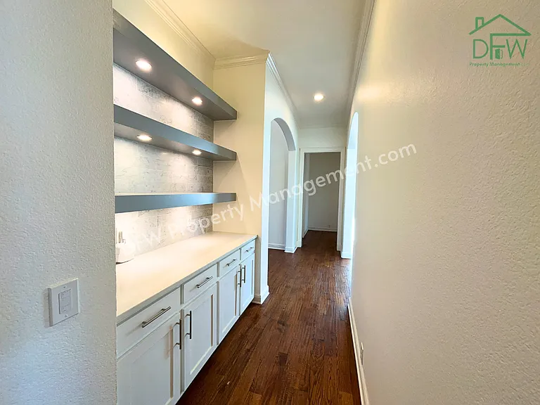 1205 Golden Gate Dr — Photo 6